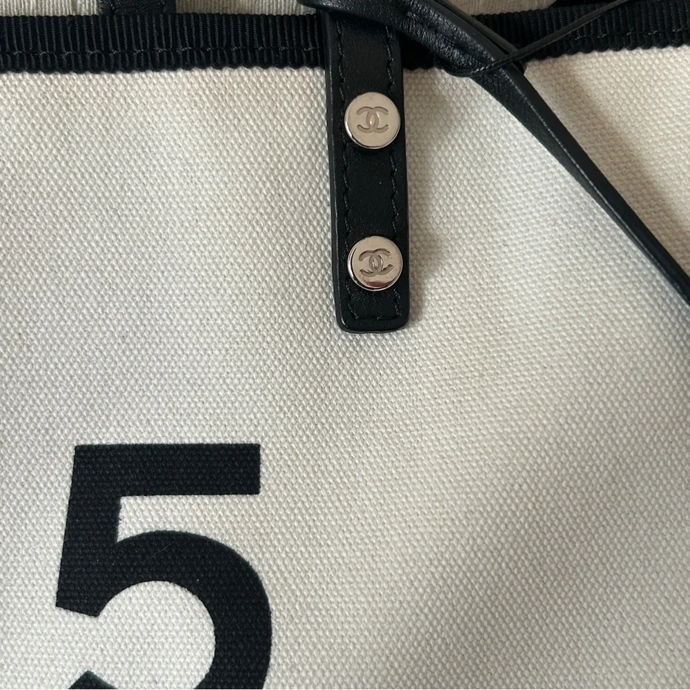 RARE☆☆☆☆Authentic CHANEL Lets Lemon 5x5=CC Whistle Tote